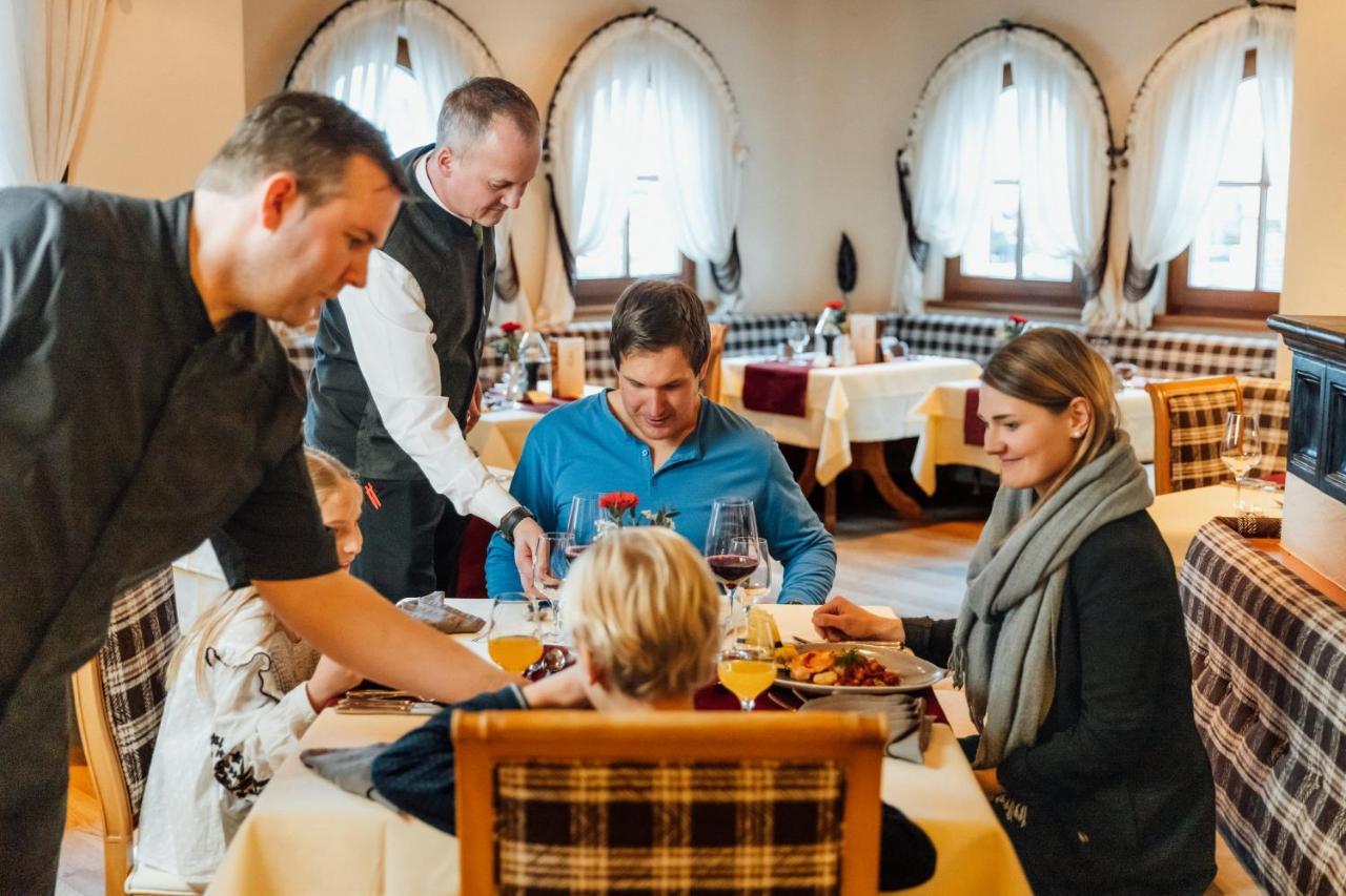 Hotel Mittagskogel Pitztal ザンクト・レオンハルト・イム・ピッツタール エクステリア 写真