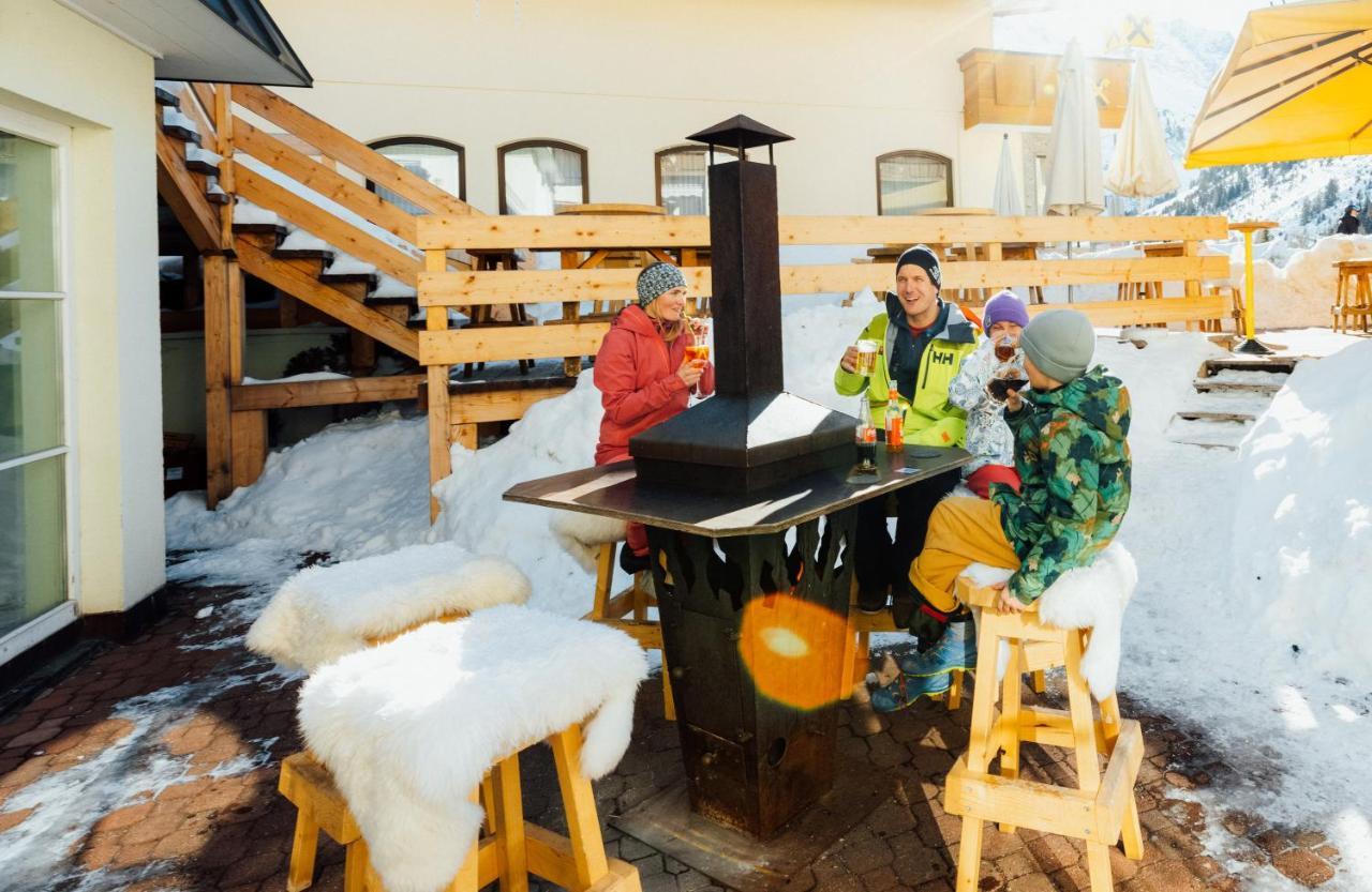 Hotel Mittagskogel Pitztal ザンクト・レオンハルト・イム・ピッツタール エクステリア 写真