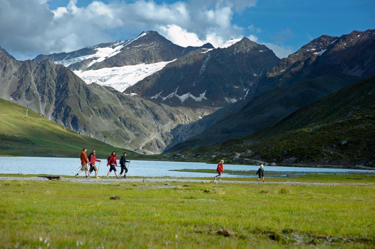 Hotel Mittagskogel Pitztal ザンクト・レオンハルト・イム・ピッツタール エクステリア 写真