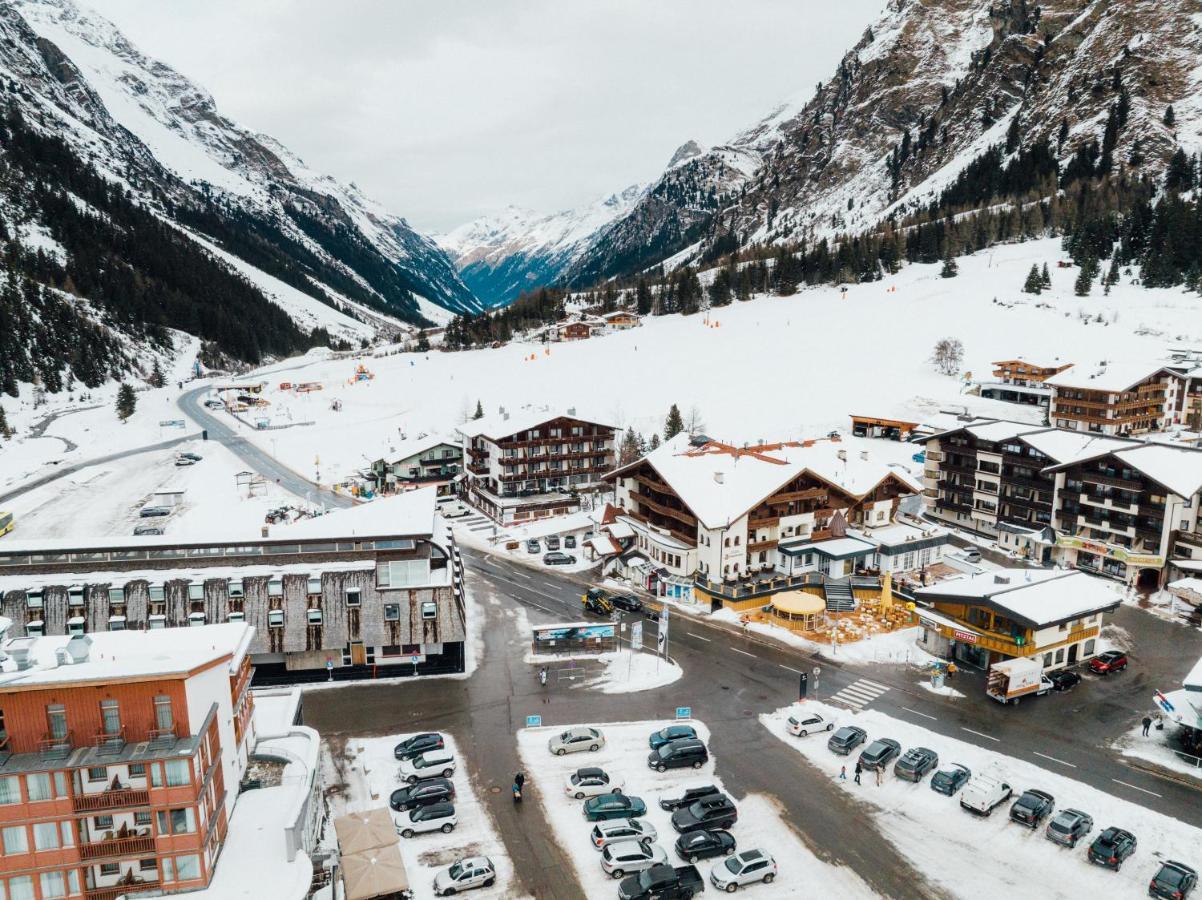 Hotel Mittagskogel Pitztal ザンクト・レオンハルト・イム・ピッツタール エクステリア 写真