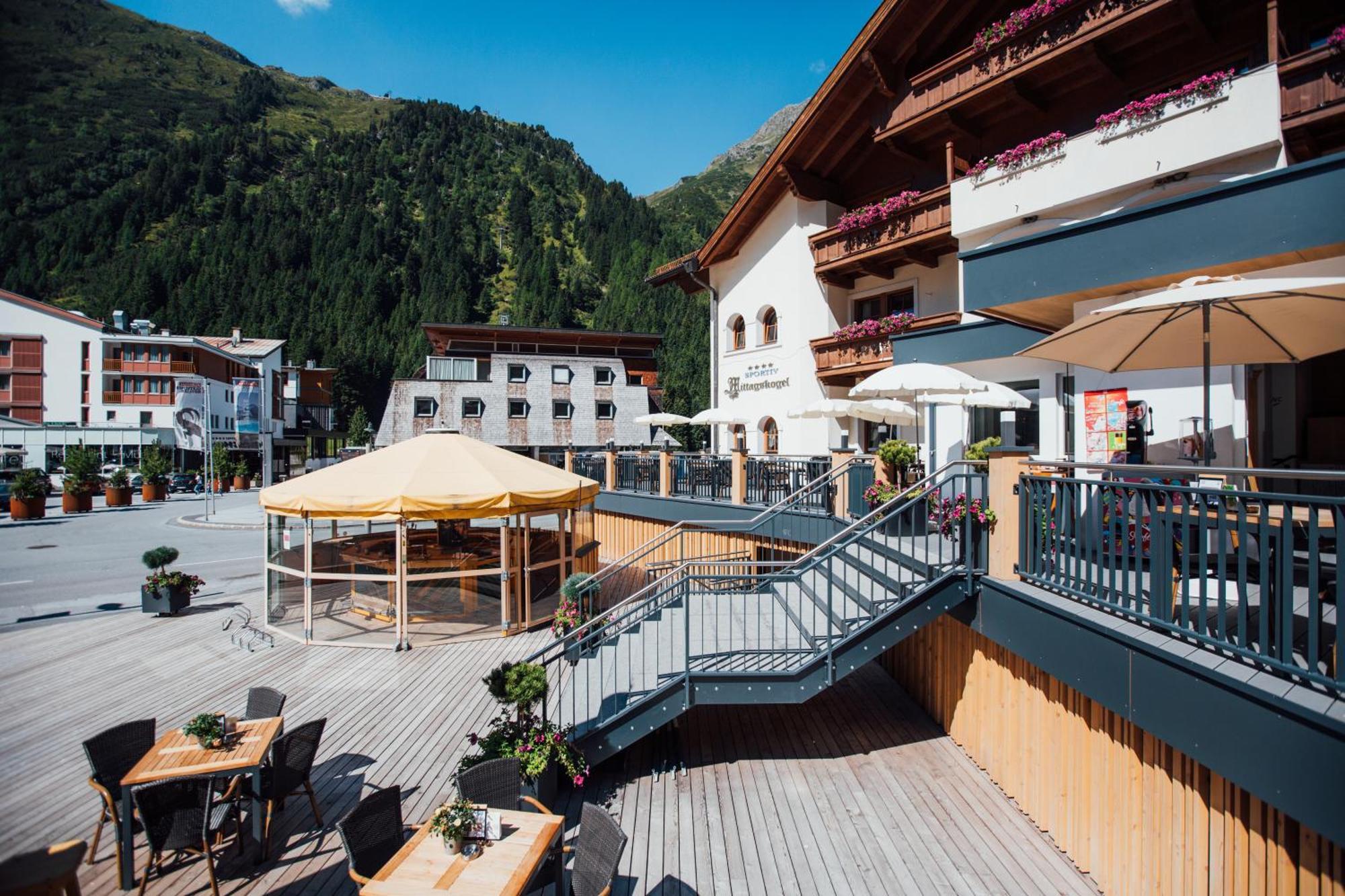 Hotel Mittagskogel Pitztal ザンクト・レオンハルト・イム・ピッツタール エクステリア 写真