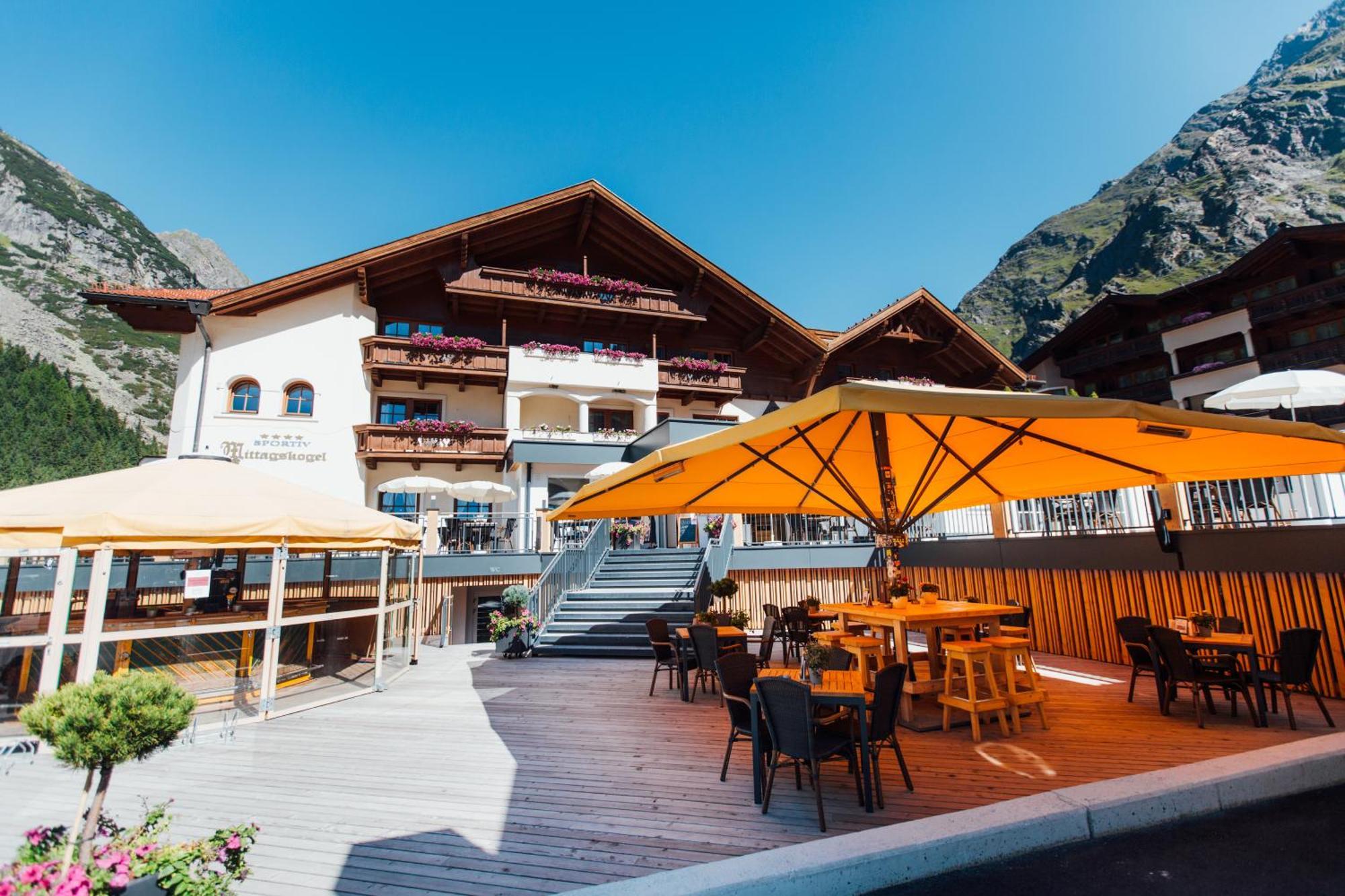 Hotel Mittagskogel Pitztal ザンクト・レオンハルト・イム・ピッツタール エクステリア 写真