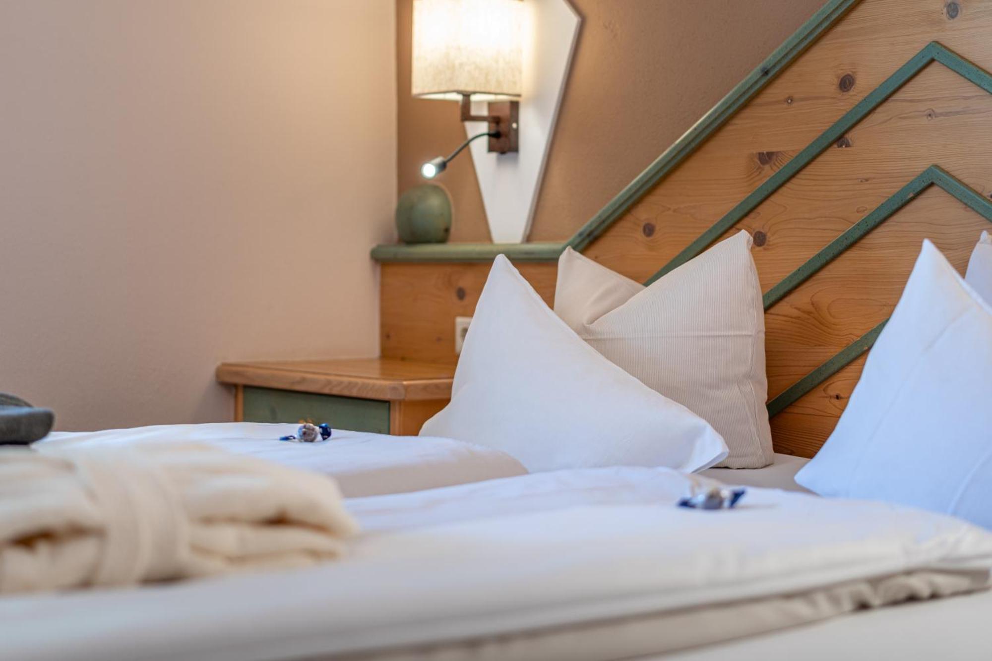 Hotel Mittagskogel Pitztal ザンクト・レオンハルト・イム・ピッツタール エクステリア 写真