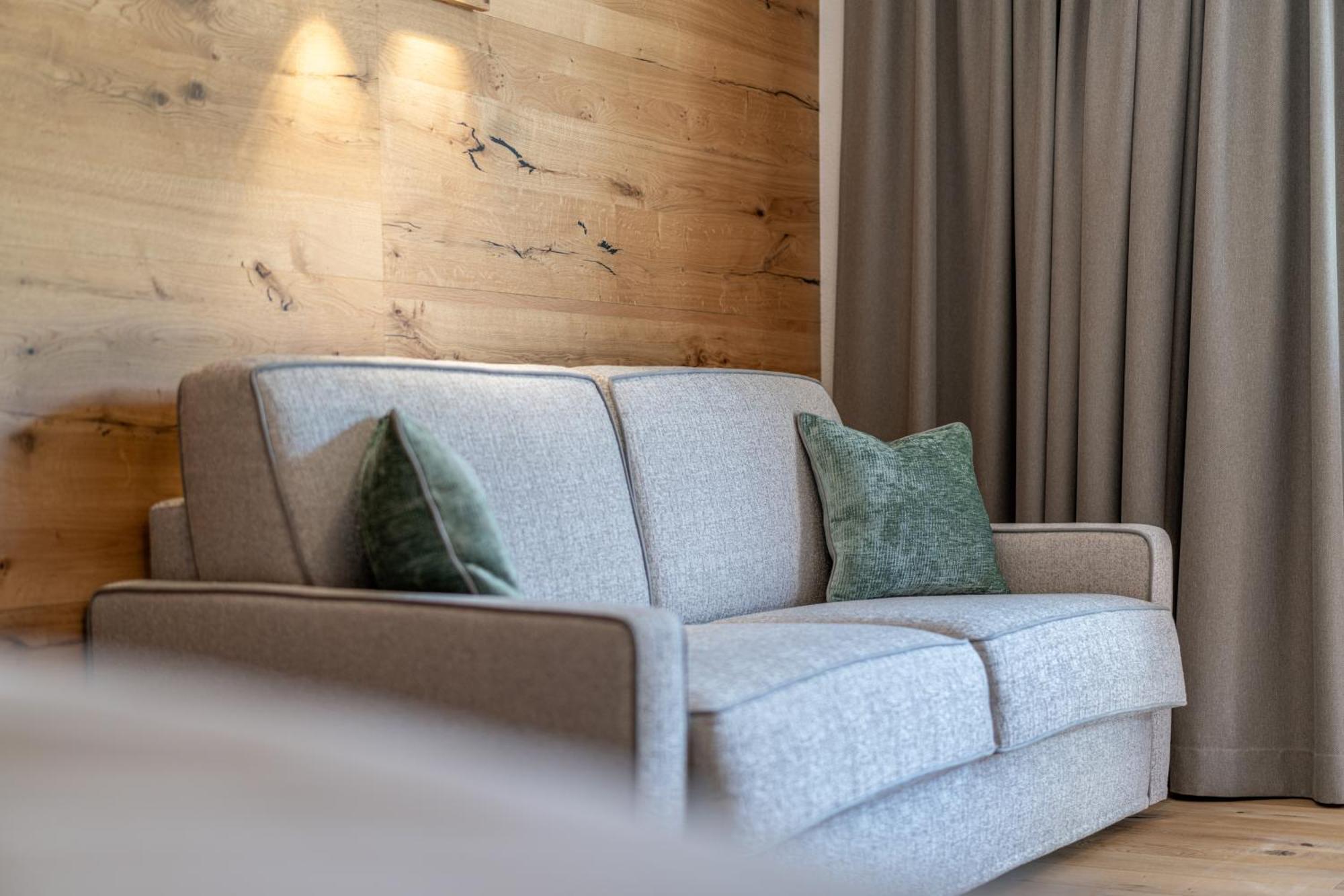 Hotel Mittagskogel Pitztal ザンクト・レオンハルト・イム・ピッツタール エクステリア 写真