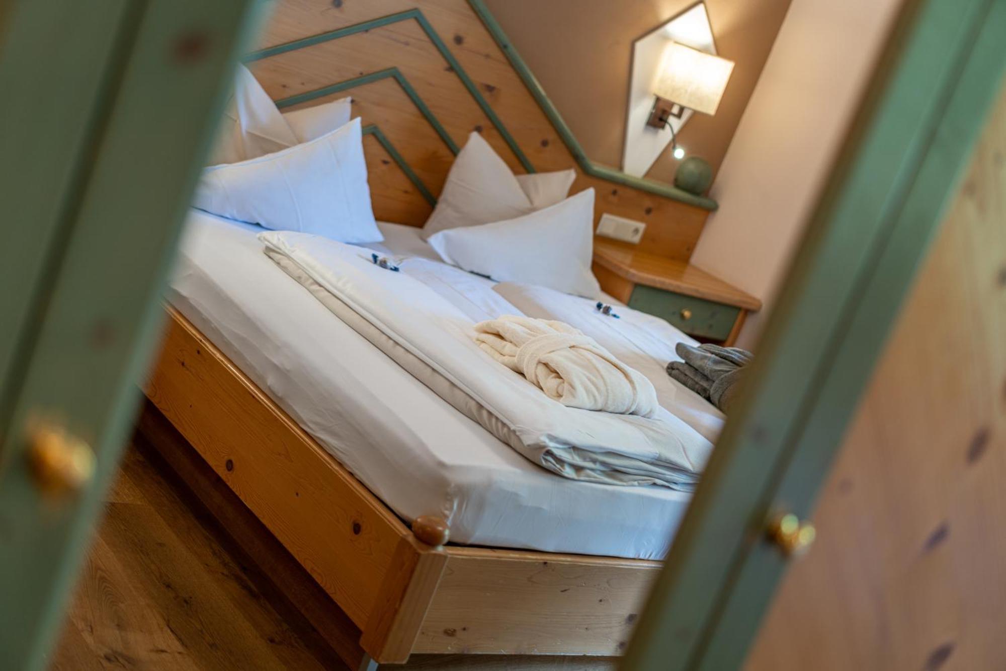 Hotel Mittagskogel Pitztal ザンクト・レオンハルト・イム・ピッツタール エクステリア 写真